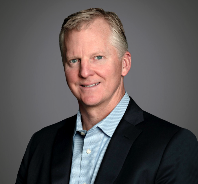 Dr. Berg headshot